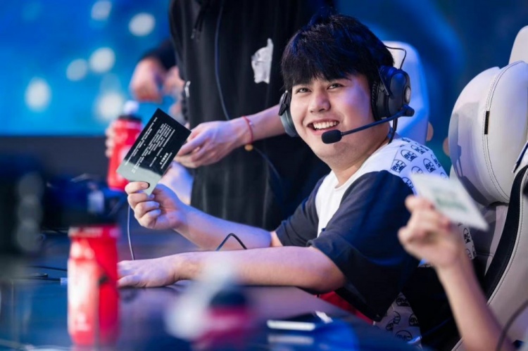 中力压前辈 中力压前辈